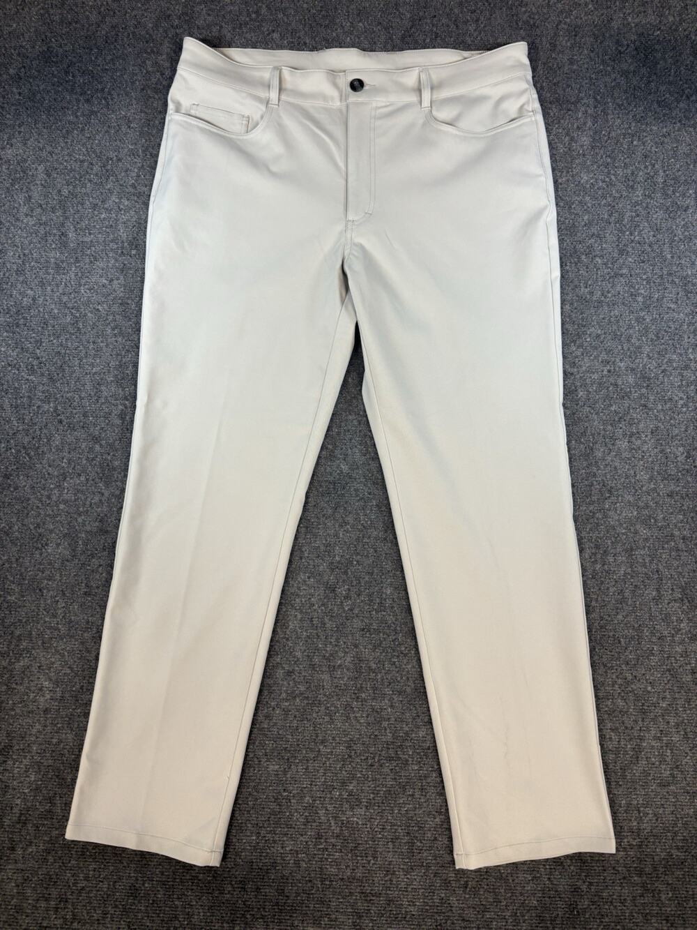 Callaway Golf Pants Men's 36x30 Light Gray Straight Leg Polyester Lightweight
